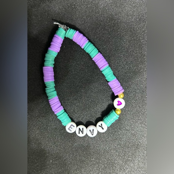 Envy (Inside Out) Heishi Bracelet - Picture 7 of 9